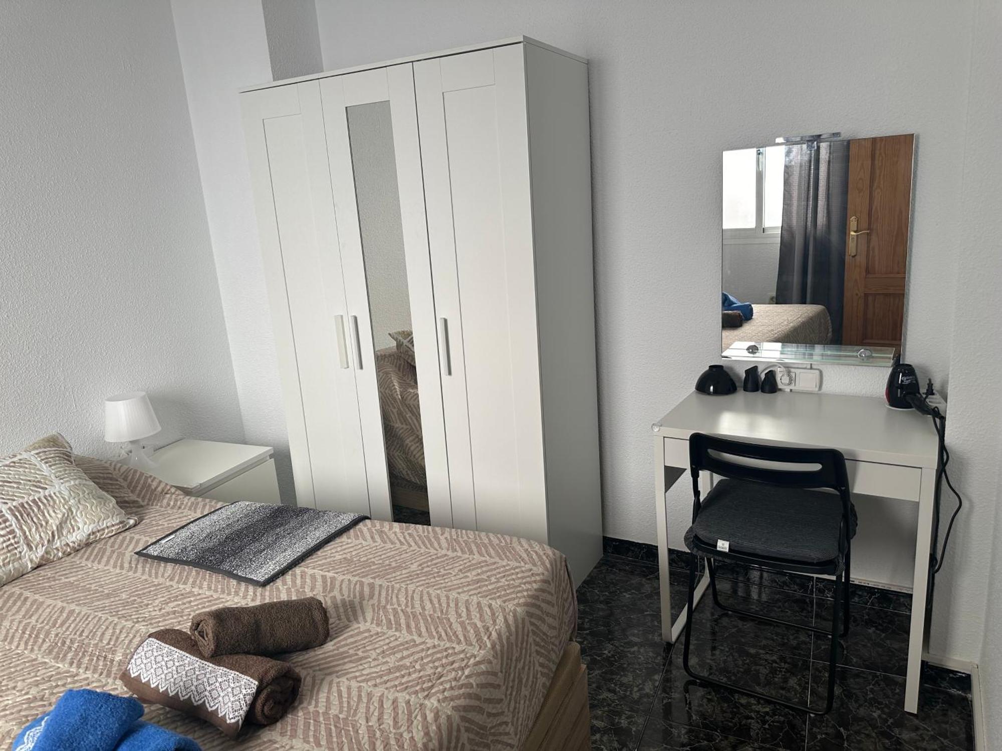 Almeria Centro Habitacion Privada En Apartamento Compartido Kültér fotó