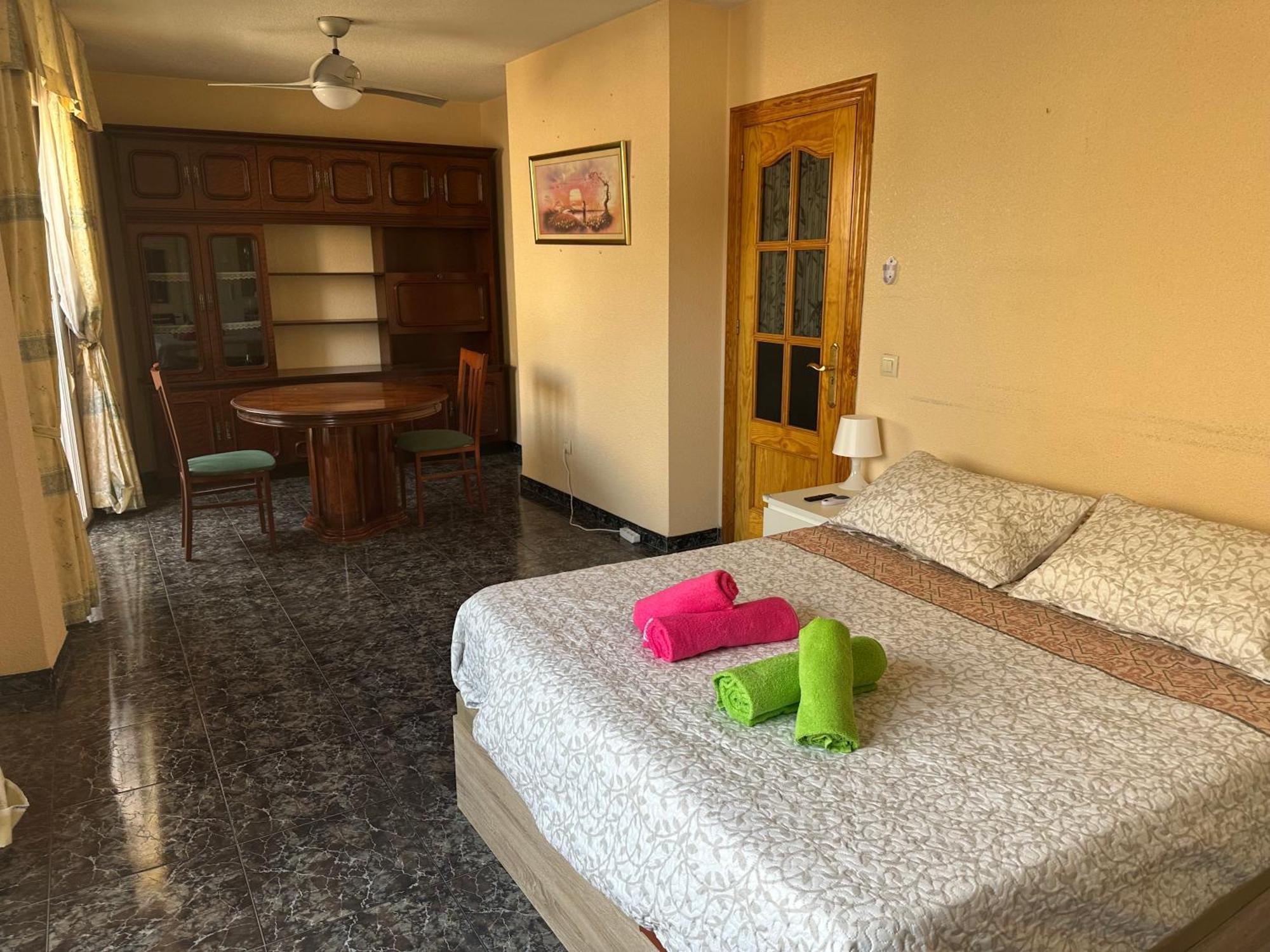 Almeria Centro Habitacion Privada En Apartamento Compartido Kültér fotó