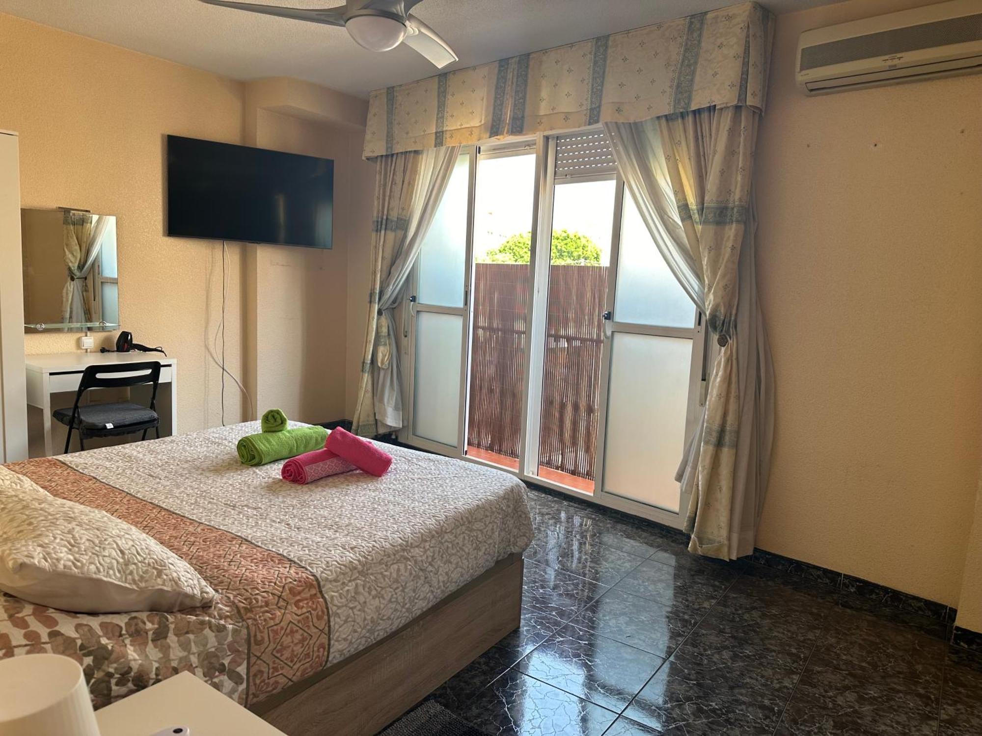 Almeria Centro Habitacion Privada En Apartamento Compartido Kültér fotó