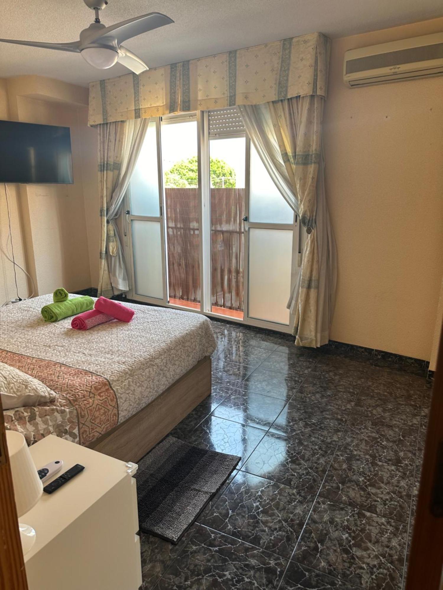 Almeria Centro Habitacion Privada En Apartamento Compartido Kültér fotó