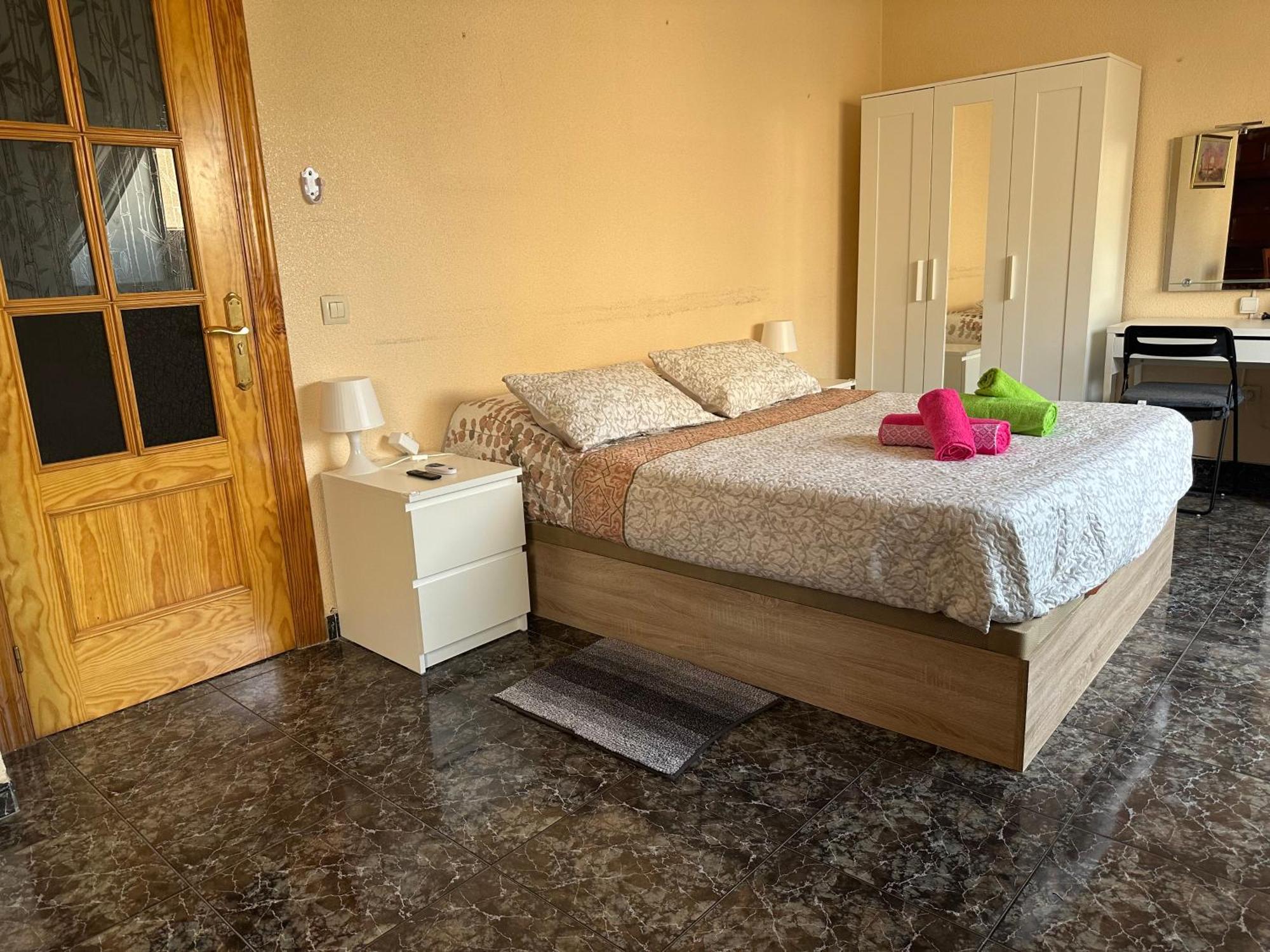Almeria Centro Habitacion Privada En Apartamento Compartido Kültér fotó