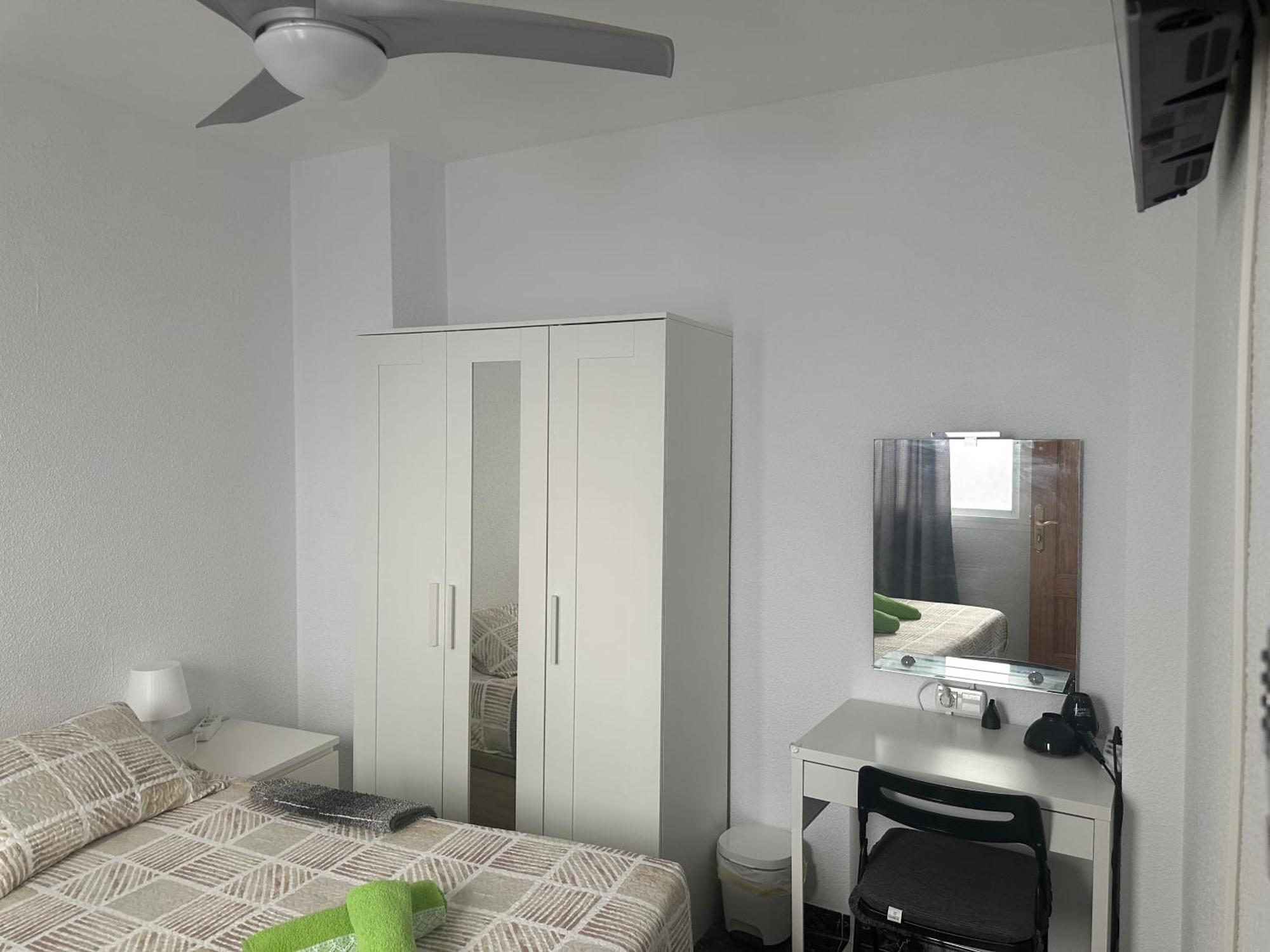Almeria Centro Habitacion Privada En Apartamento Compartido Kültér fotó