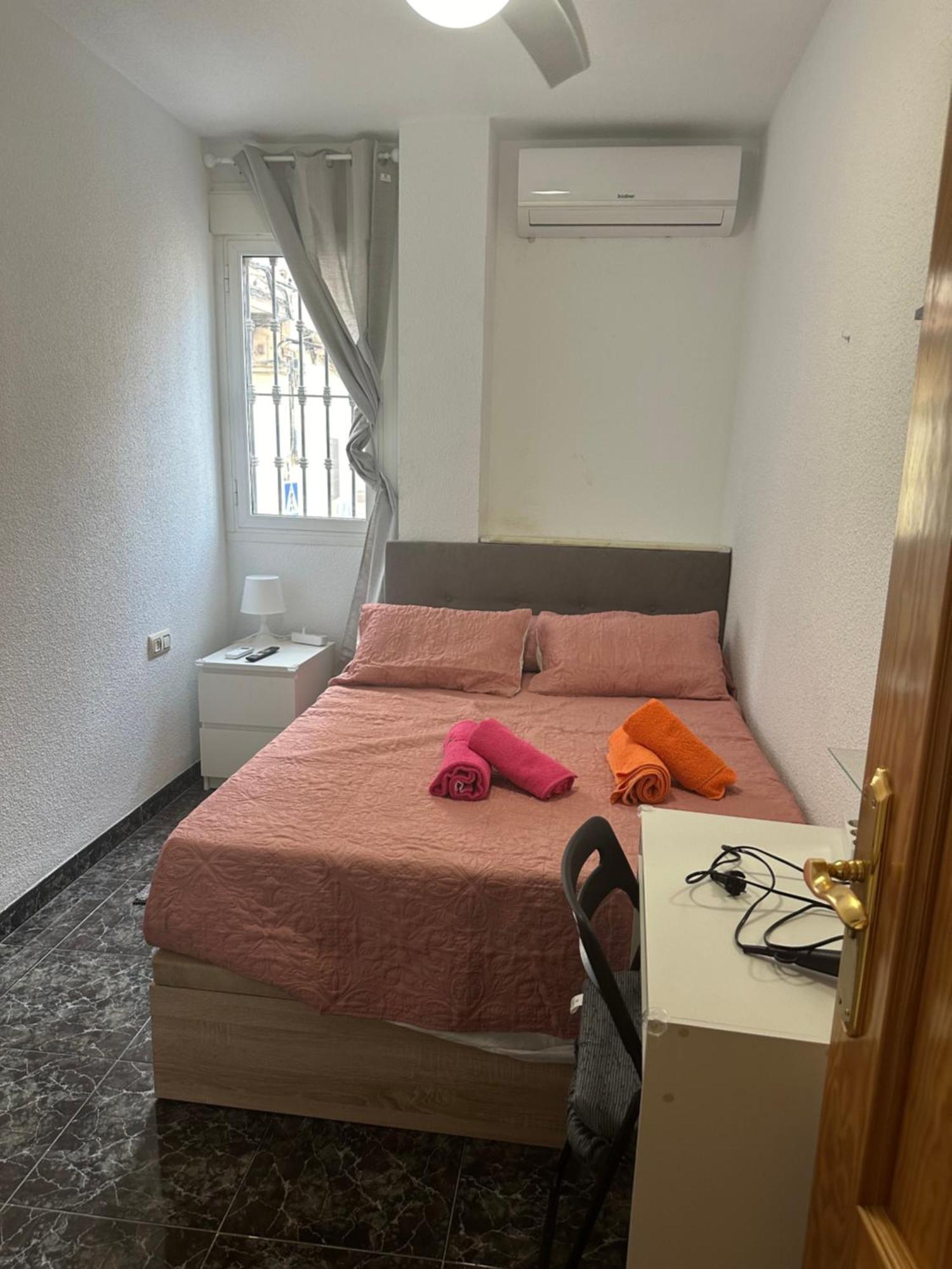 Almeria Centro Habitacion Privada En Apartamento Compartido Kültér fotó