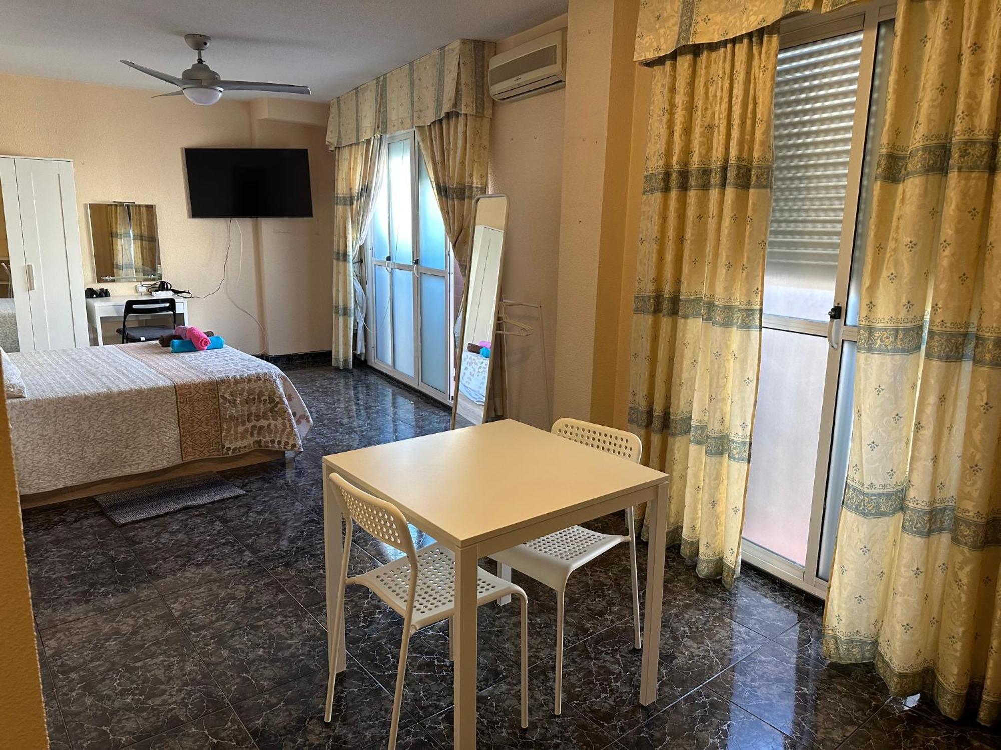 Almeria Centro Habitacion Privada En Apartamento Compartido Kültér fotó