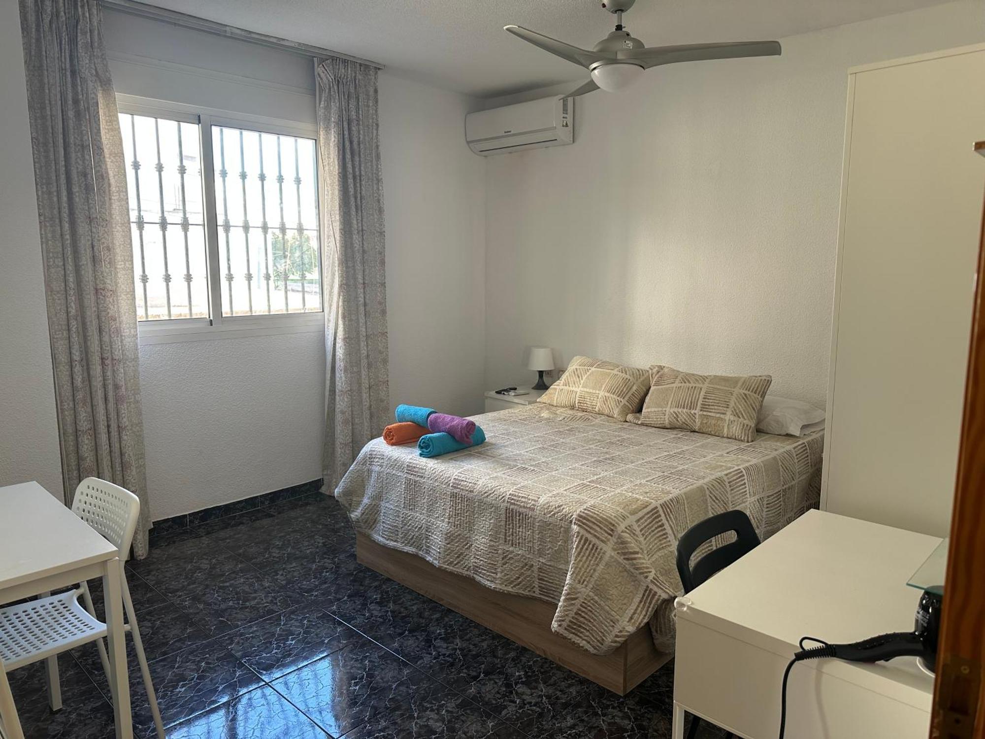 Almeria Centro Habitacion Privada En Apartamento Compartido Kültér fotó